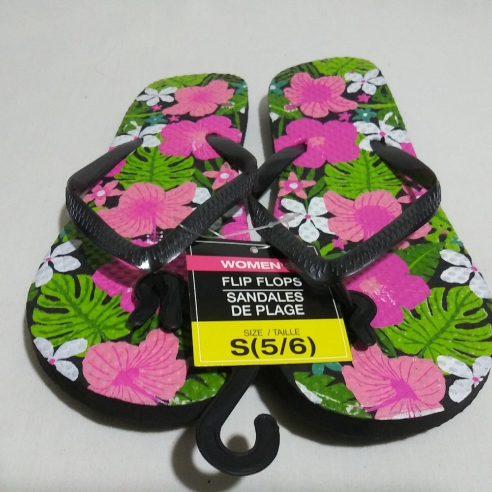 Beautiful floral flip flops sandals